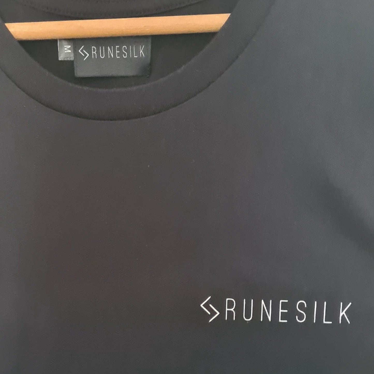 RUNESILK The Runesilk Classic Tee